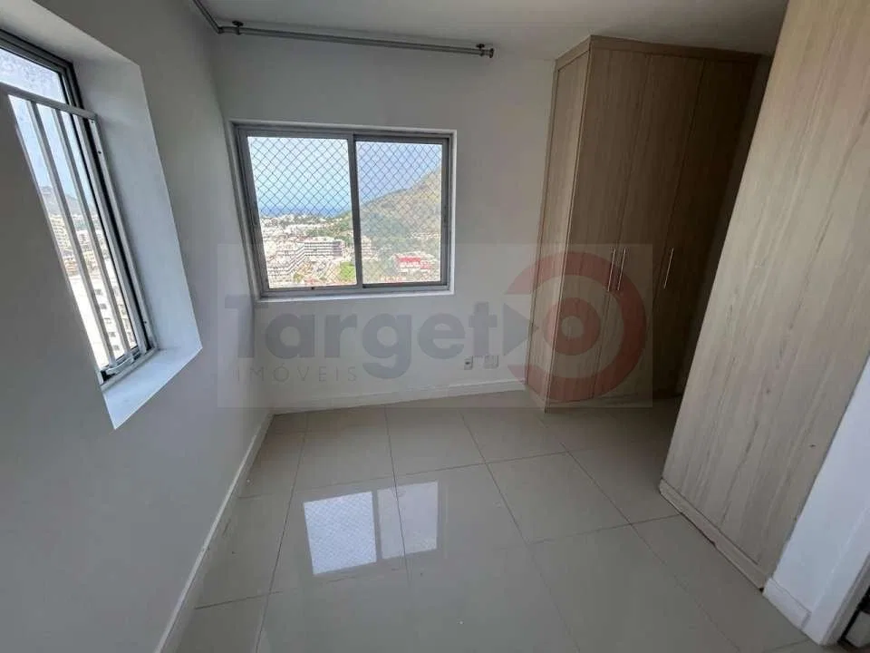 Apartamento de 3 quartos com janelas do piso ao teto — photo 15