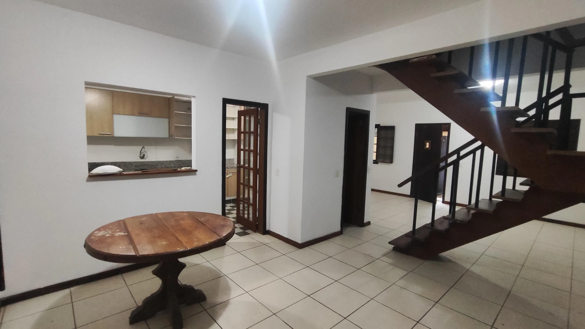 Casa com 3 quartos, 1 suíte e 4 banheiros