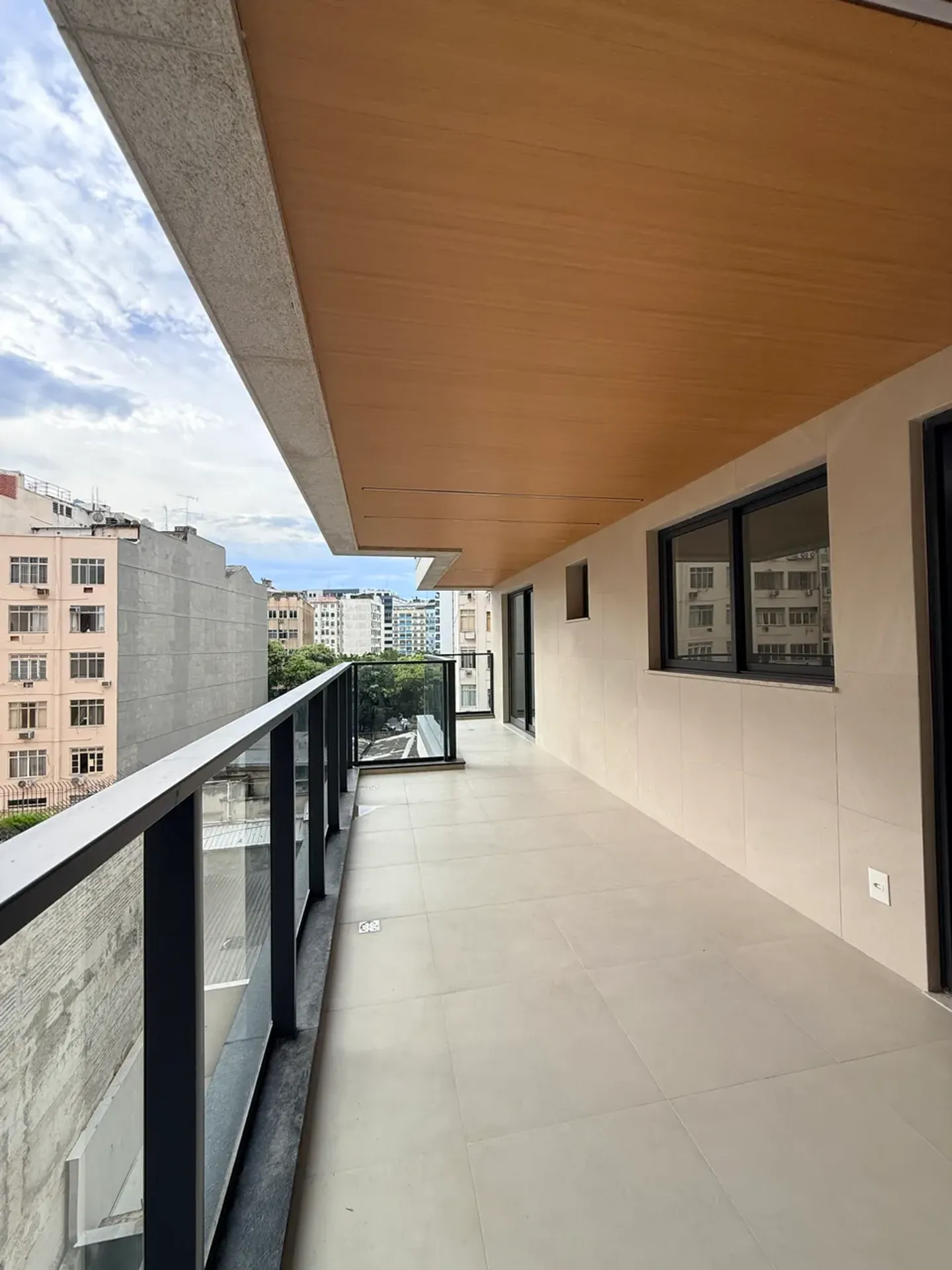 3-bedroom apartment with suite and 101 m² on the 6th floor — photo 28