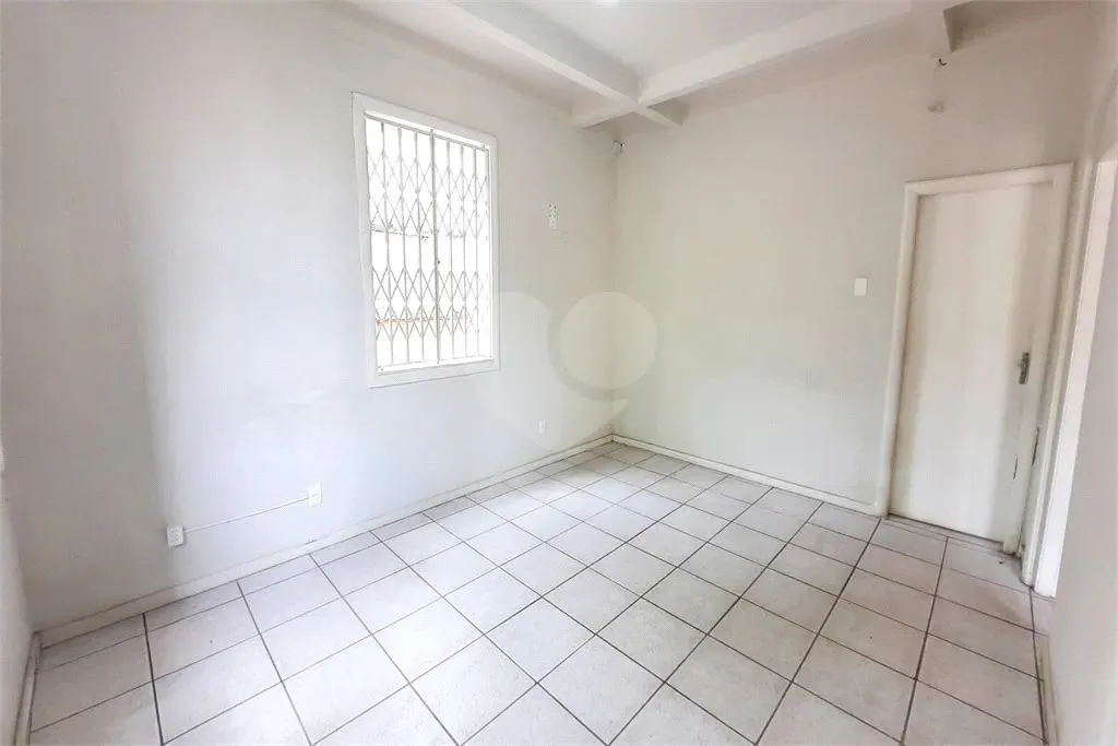 Casa sem mobília com cozinha separada e 5 quartos — photo 7