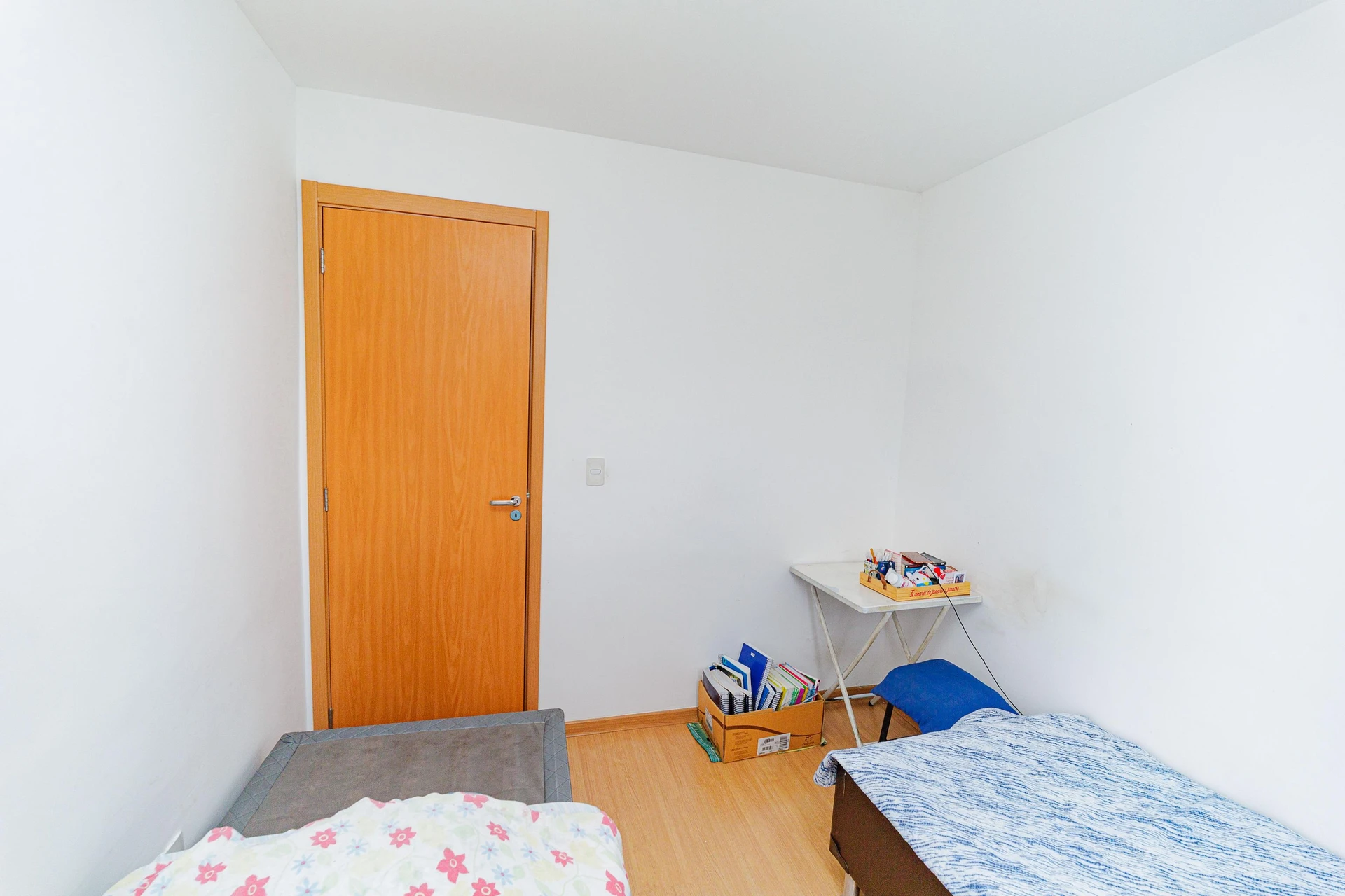 Glass-enclosed balcony in a 2-bedroom apartment, 44 m² — photo 17