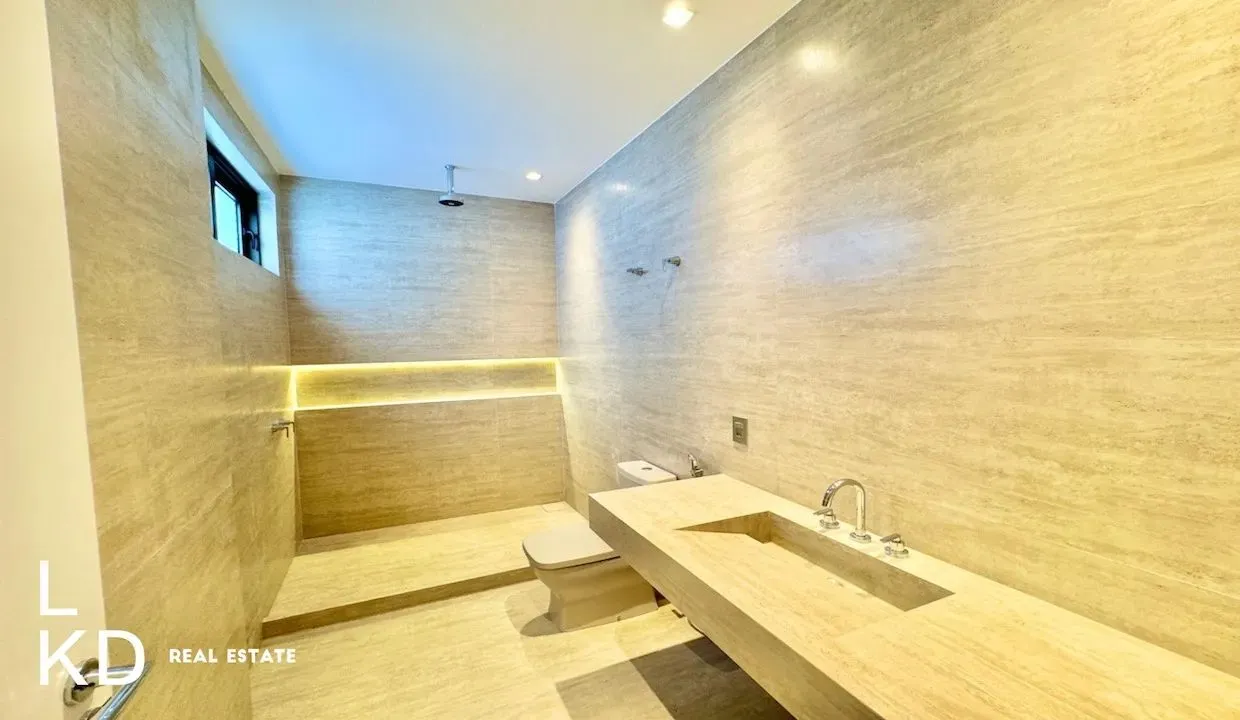 Linear penthouse 460 m² with floor-to-ceiling windows — photo 16