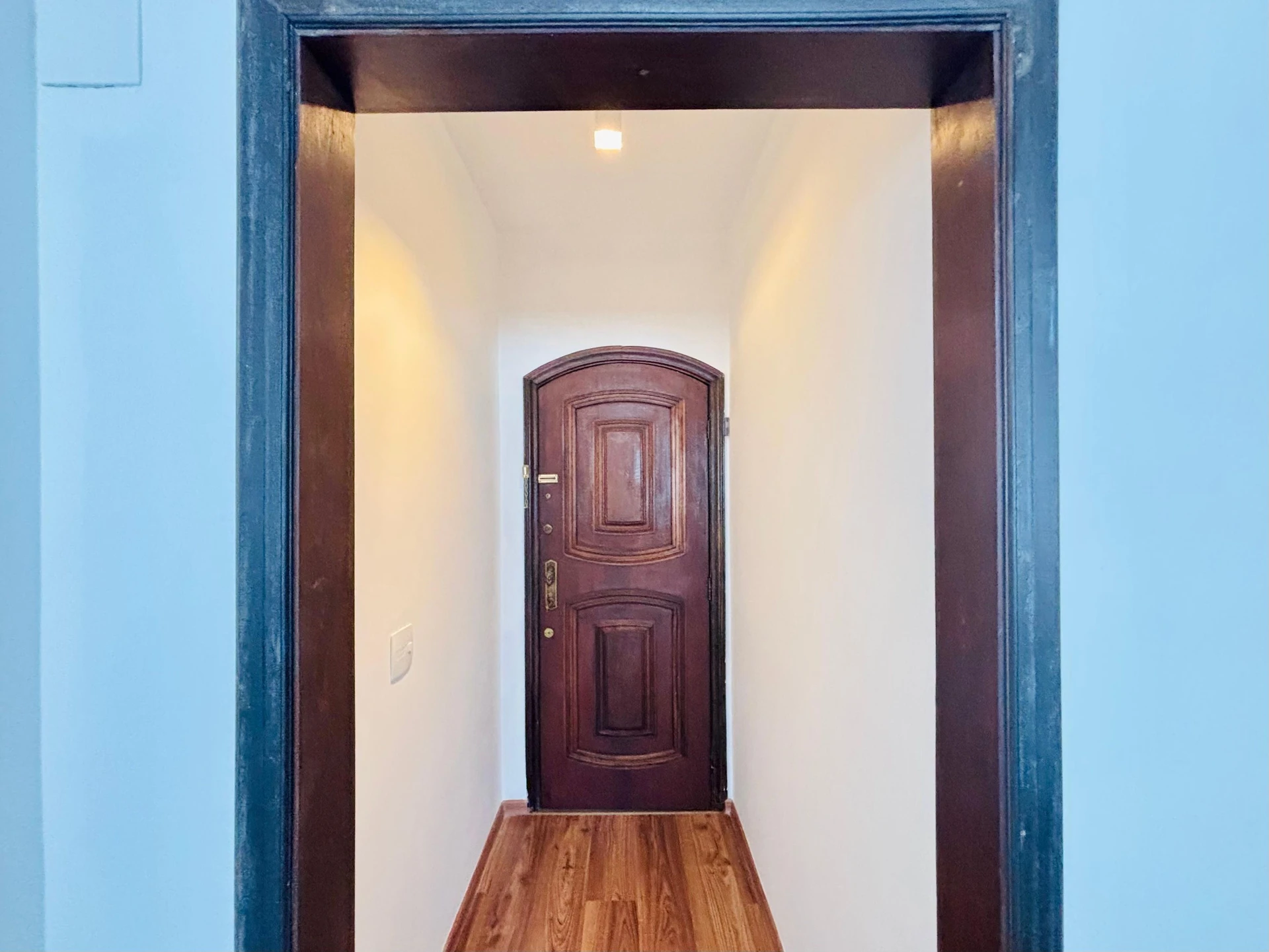 3-bedroom apartment with a mountain view — photo 23