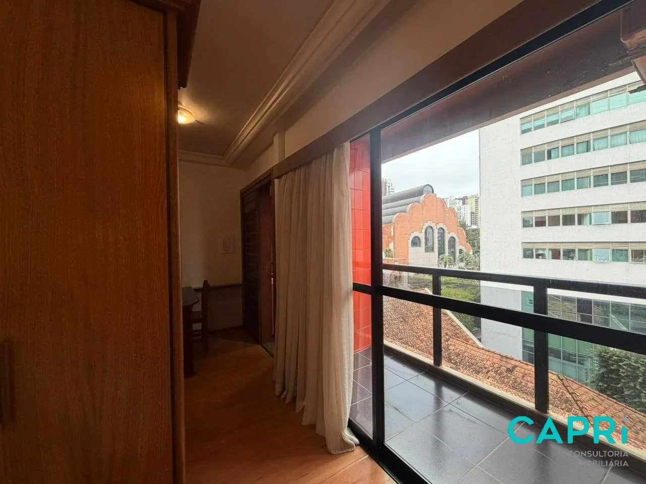 One-bedroom apartment with a washing machine — photo 8