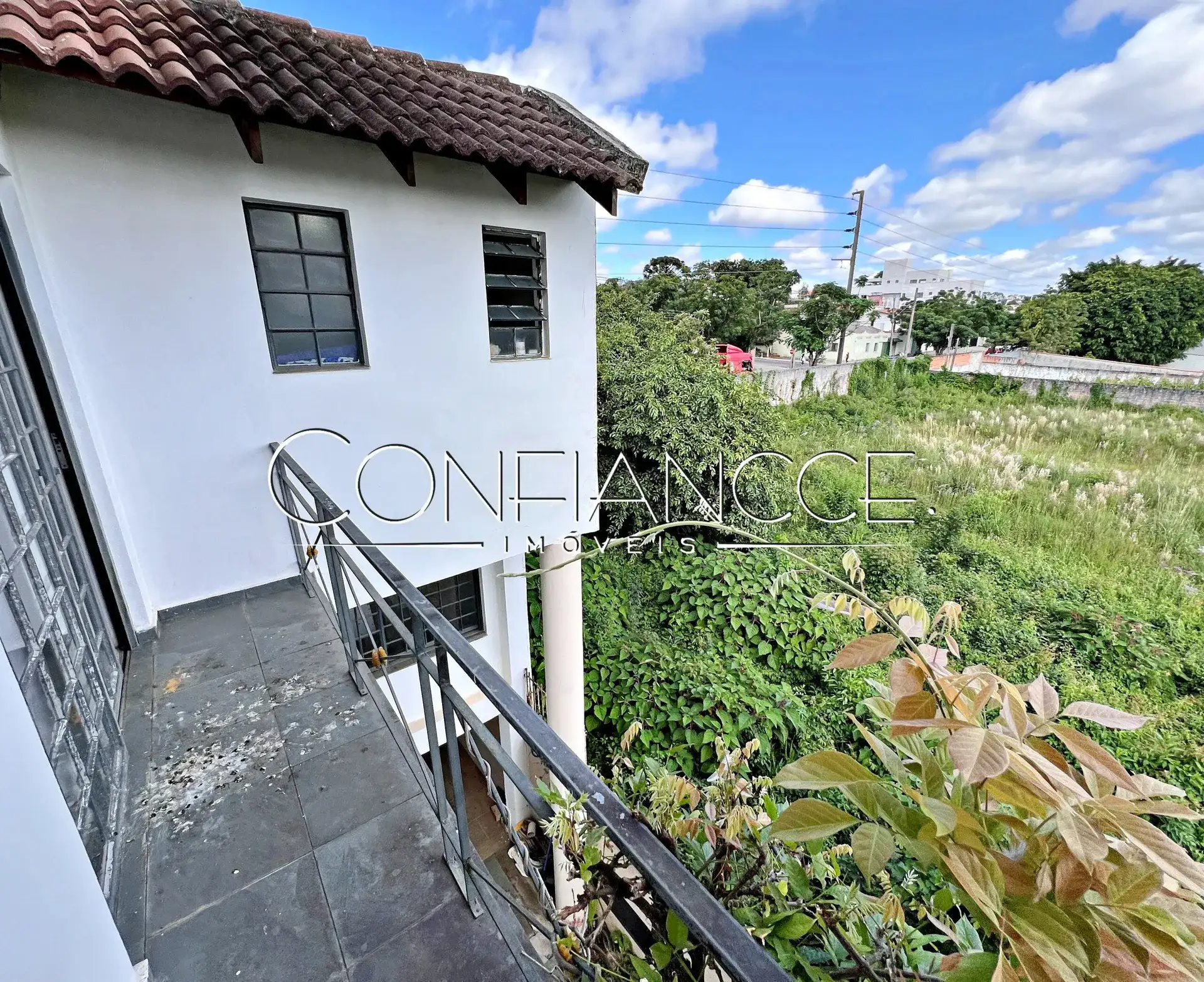 5-bedroom house with 1 suite, 4 parking spaces, 460 m² — photo 36