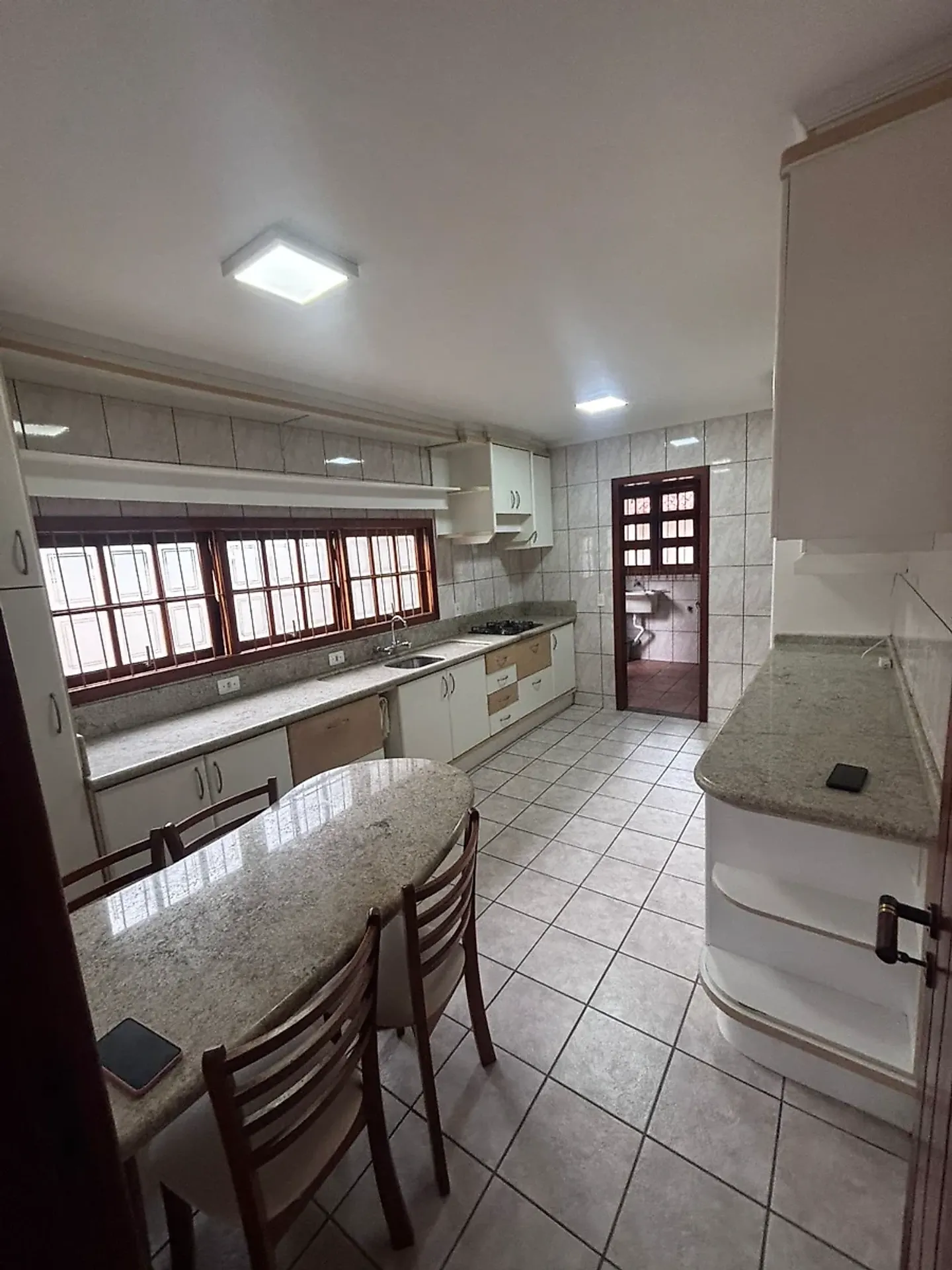 Rental house with 3 bedrooms and 360 m² — photo 11