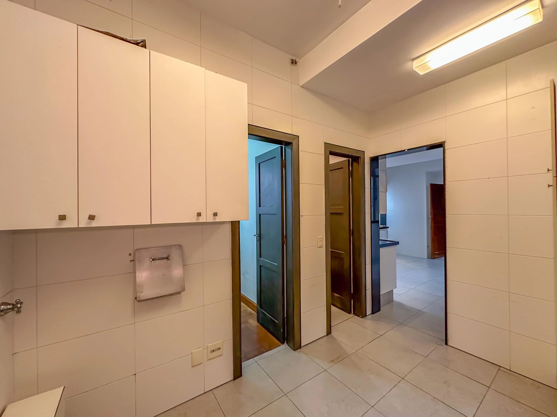 Apartment, 275 m², with a glass-enclosed balcony — photo 83