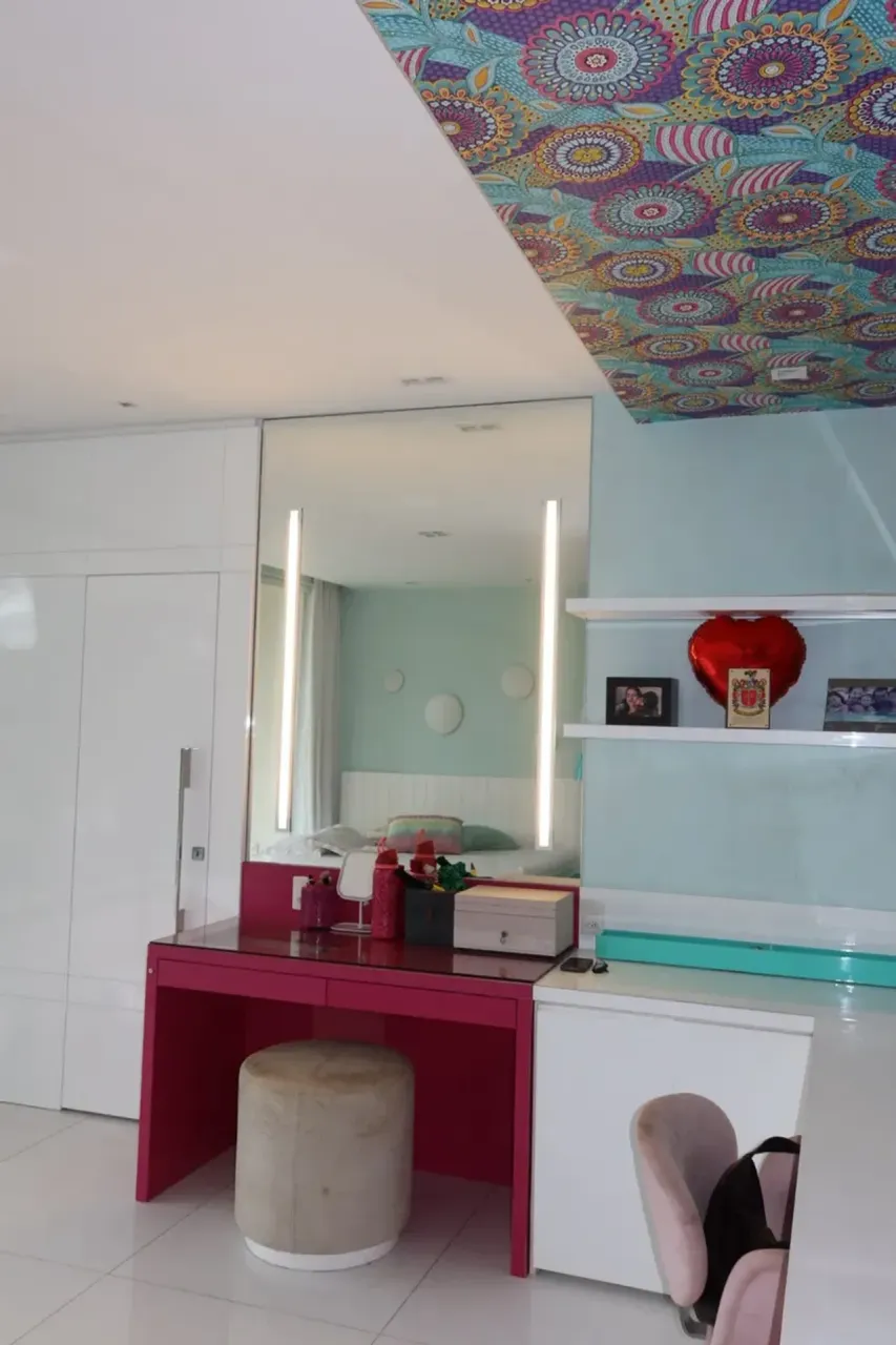 House, 1000 m², with floor-to-ceiling windows — photo 16