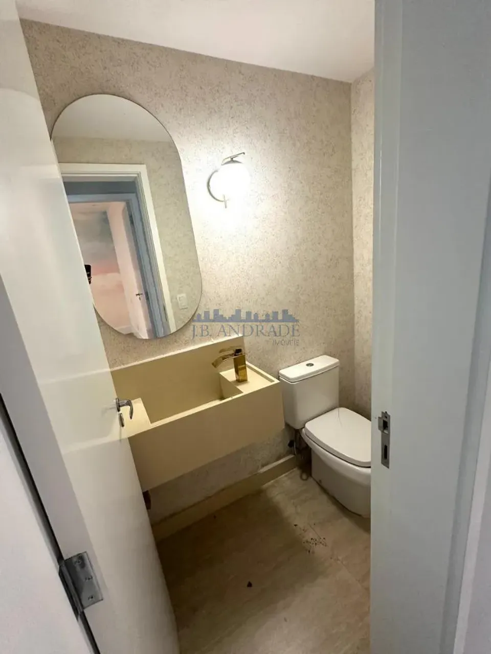 Квартира з 2 спальнями, 5 санвузлами та заскленим балконом — photo 3