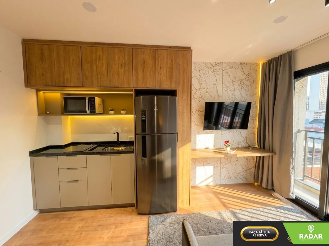 Apartamento de 42 m² com piso de madeira e 1 dormitório — photo 2