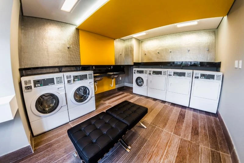 Floor-to-ceiling windows in a one-bedroom apartment, 35 m² — photo 46