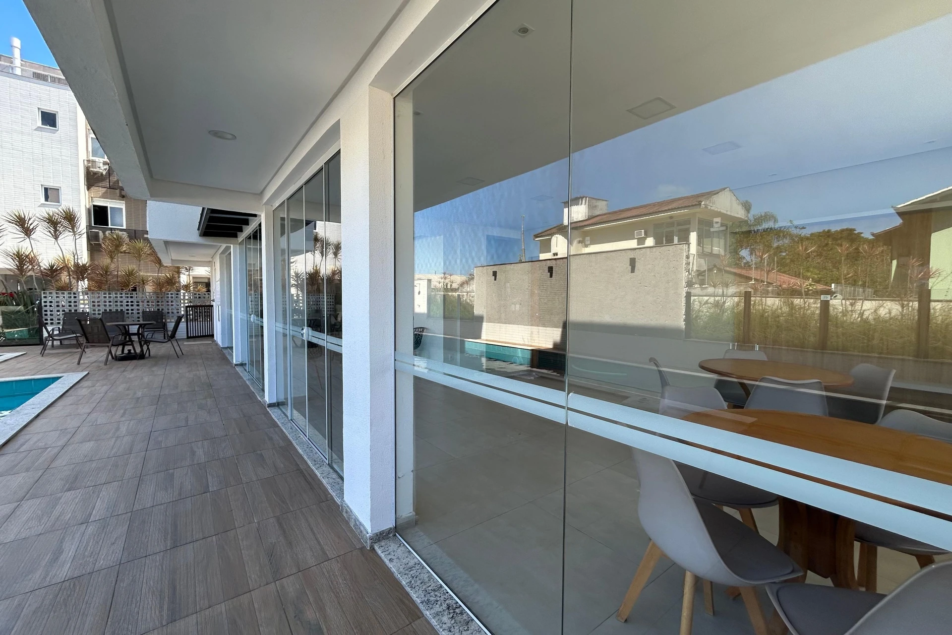 3-bedroom apartment with a grill on the balcony — photo 48