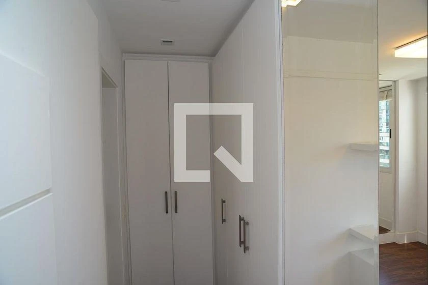 Apartamento com 2 quartos e cozinha fechada com fogão a gás — photo 27