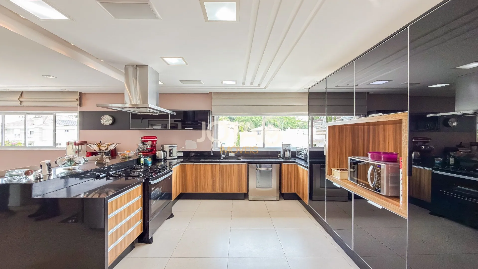 House with 3 en-suite bedrooms and private BBQ — photo 6