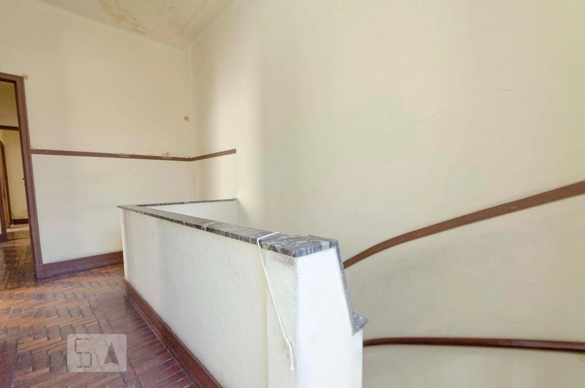 Unfurnished house with 6 bedrooms and private garden — photo 20