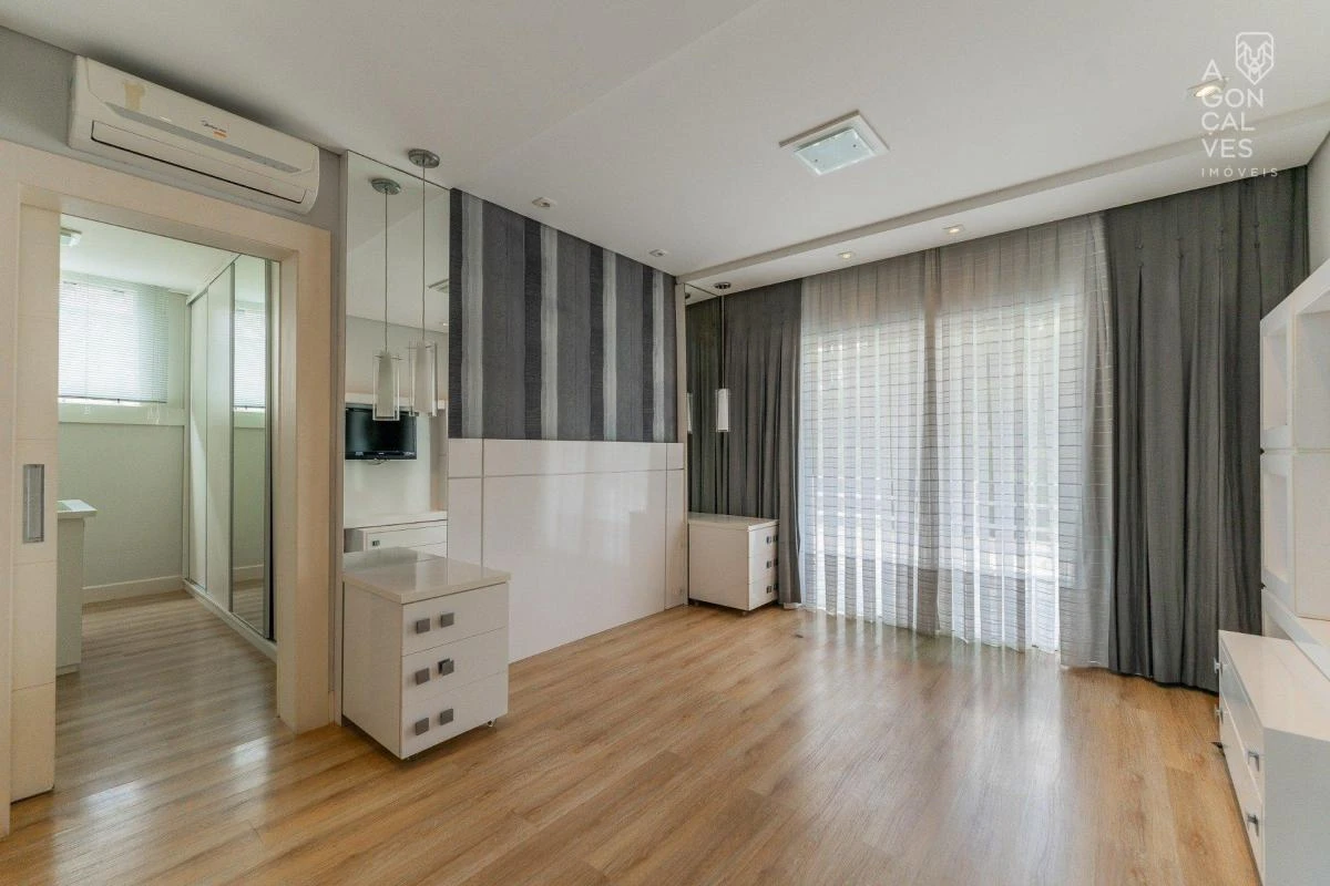 Furnished house with 3 en-suite bedrooms and balconies — photo 18