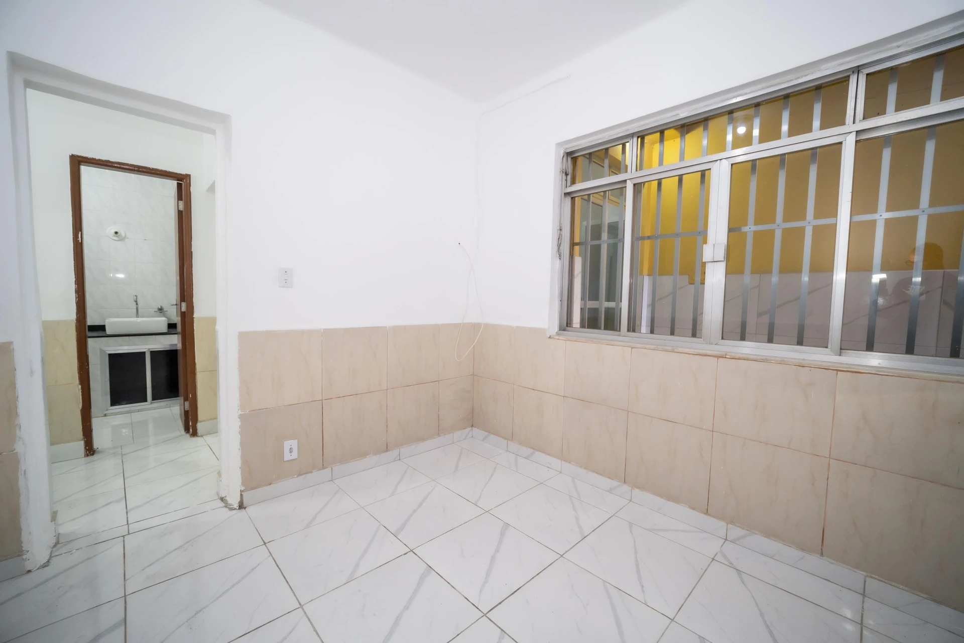 Unfurnished house with 2 bedrooms and separate kitchen — photo 11