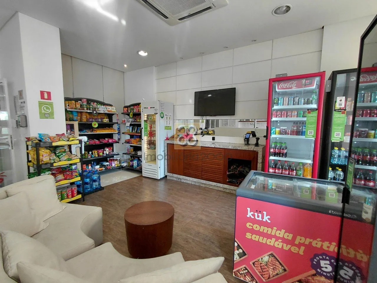 Apartamento de 1 dormitorio con cocina abierta y aire — photo 21