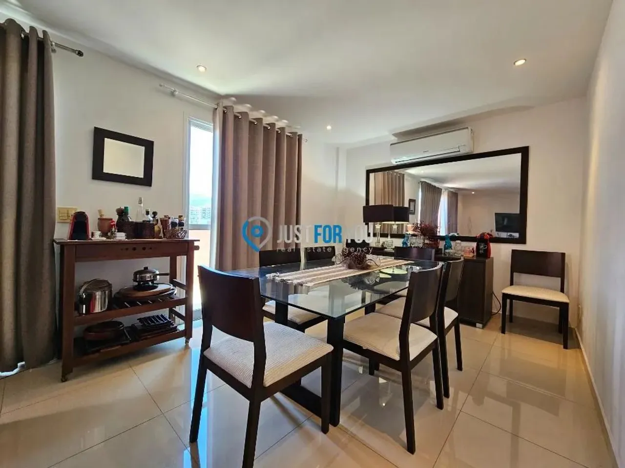 Furnished 2-bedroom apartment with 155 m² — photo 9
