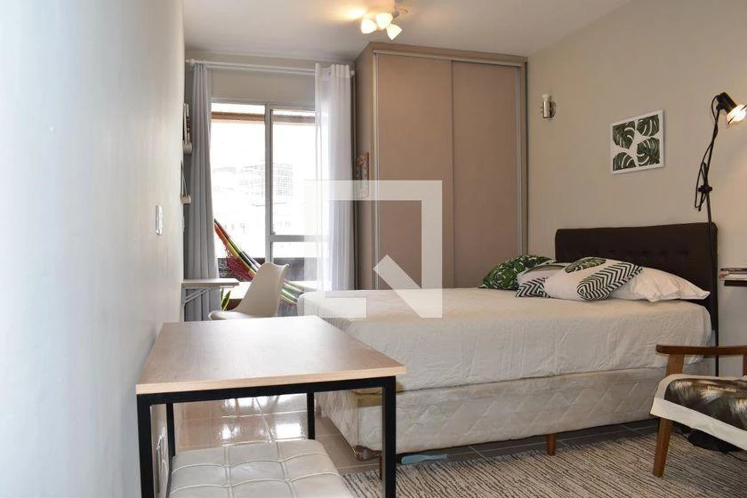 Furnished studio with 1 bedroom and a balcony — photo 5