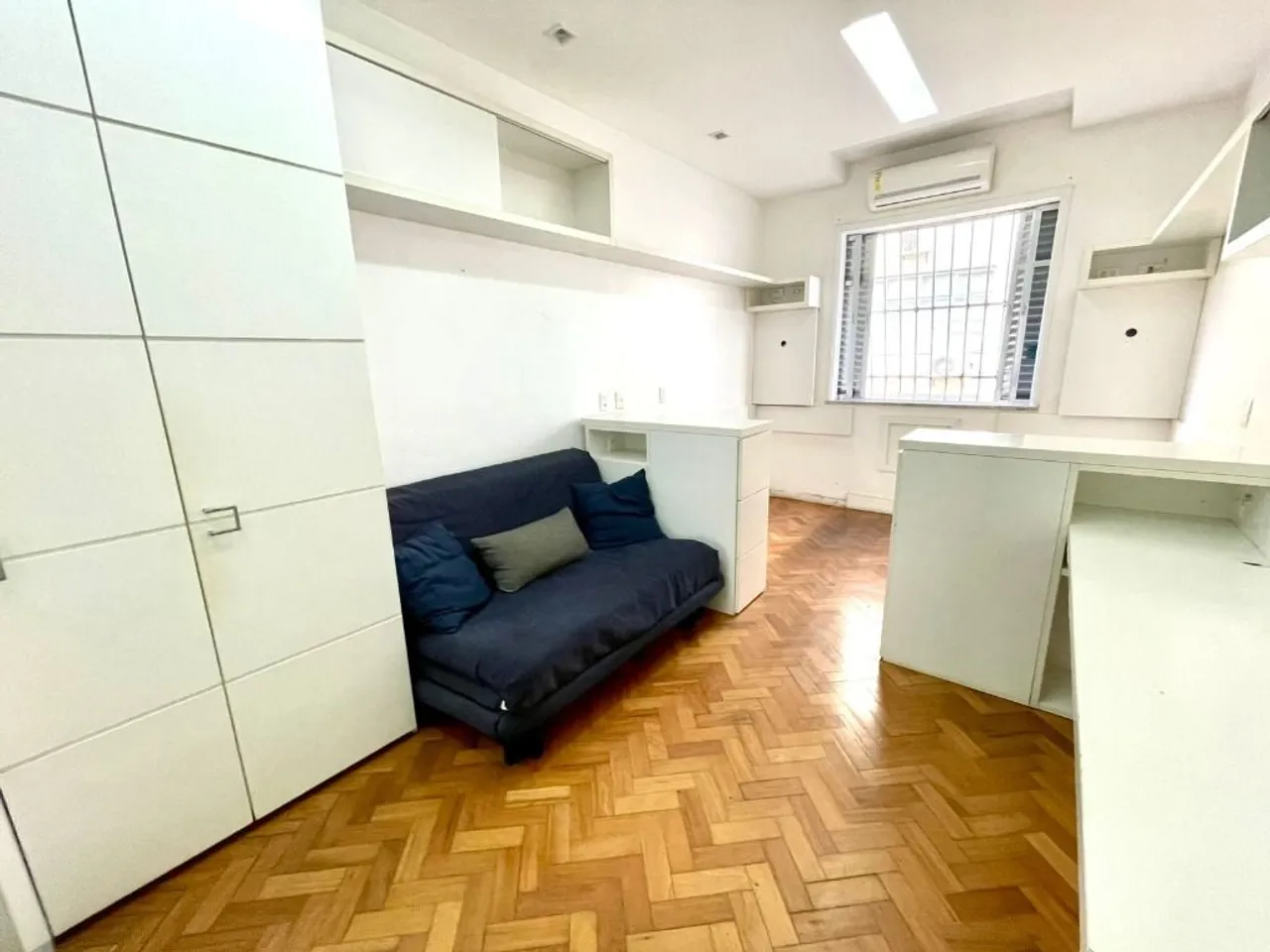 4-bedroom apartment with 300 m² and separate kitchen — photo 10