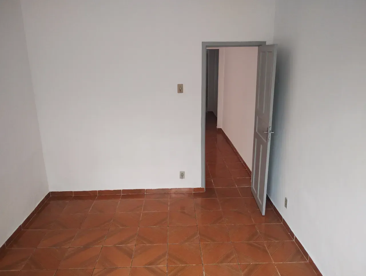 Apartamento de 1 quarto e 1 banheiro com cozinha fechada — photo 12