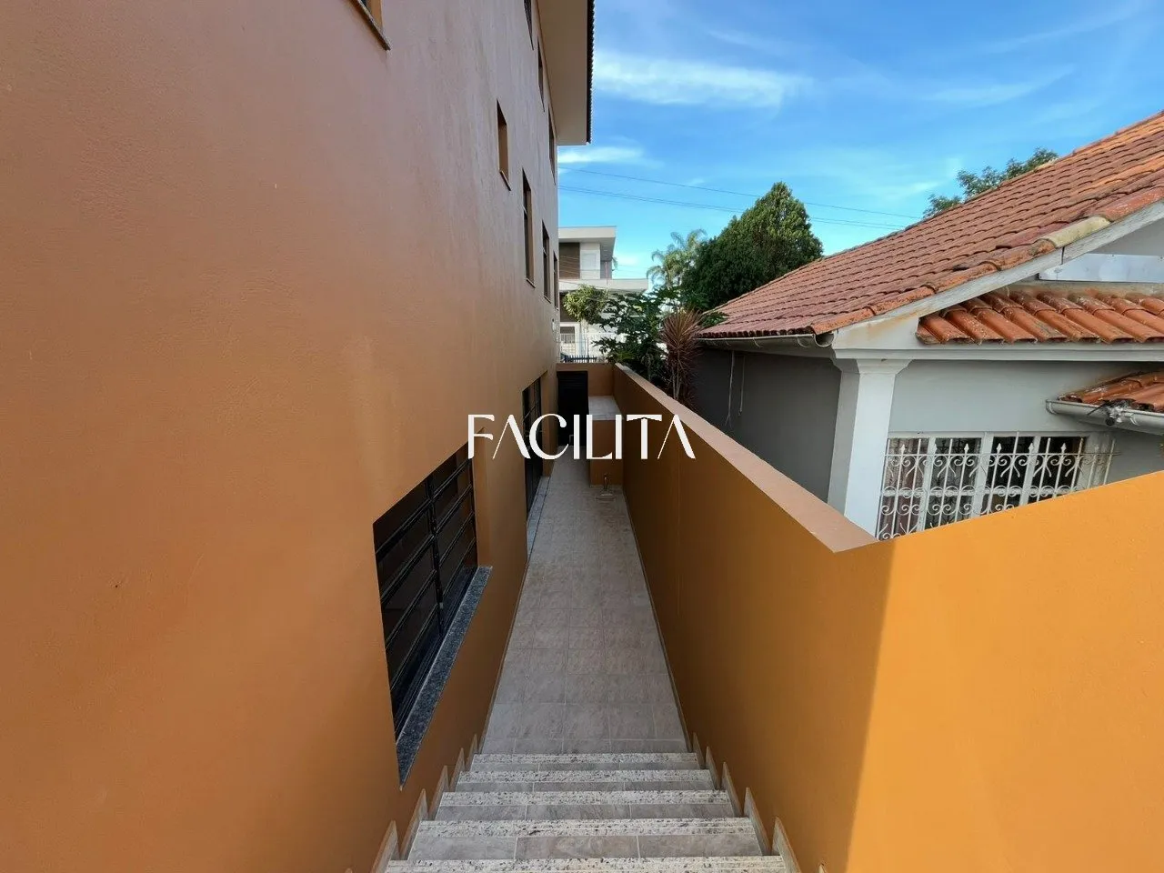 Furnished 456 m² house with 3 en-suite bedrooms and pool — photo 98