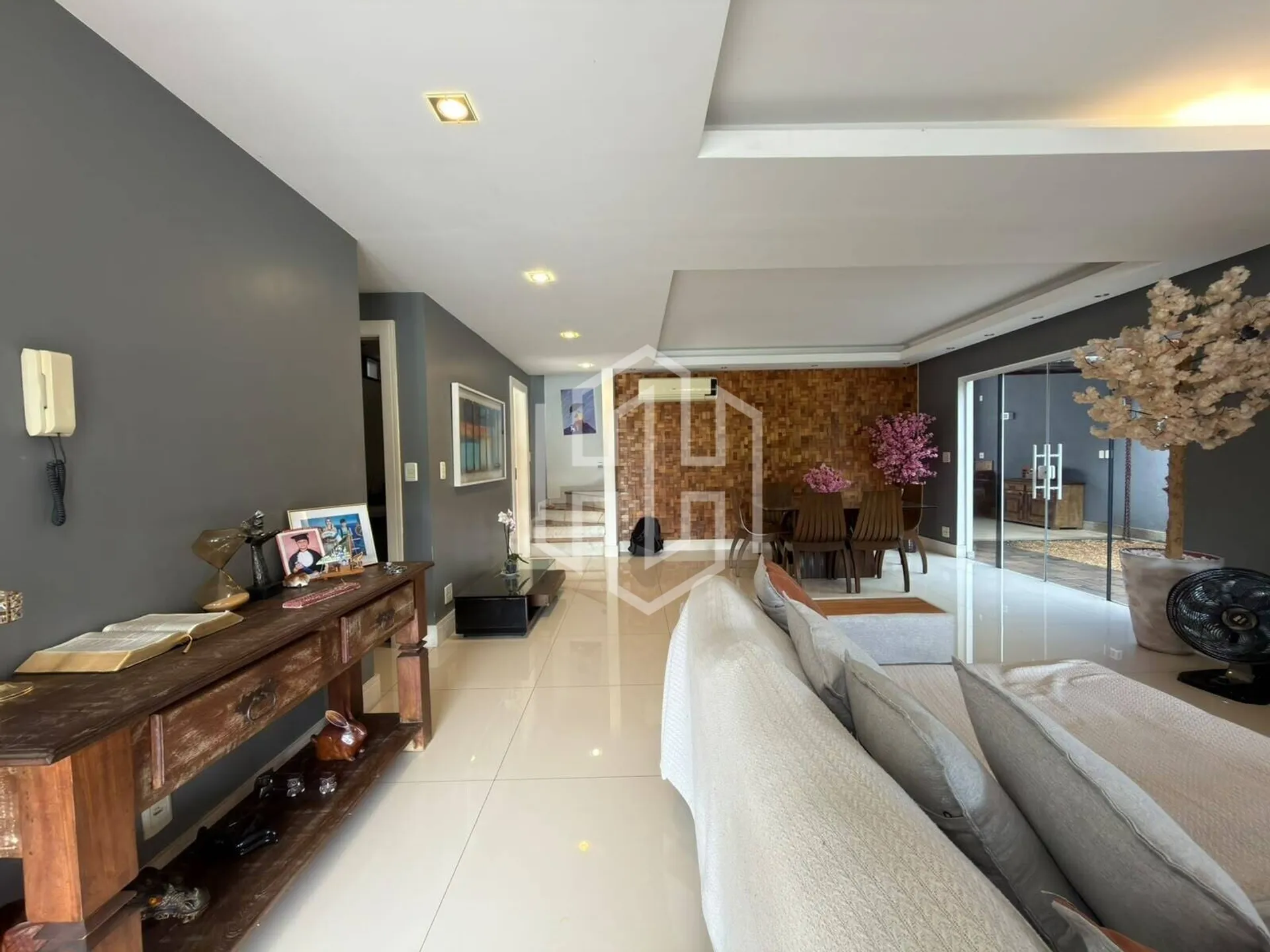 Балкон з грилем та 5 спалень: будинок 450 м² — photo 11
