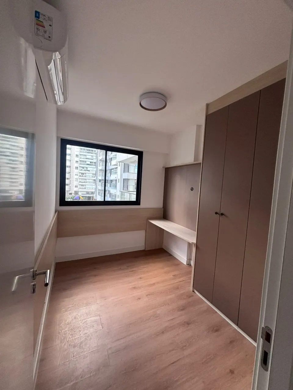 Apartment with 2 bedrooms, 3 bathrooms and a balcony — photo 3