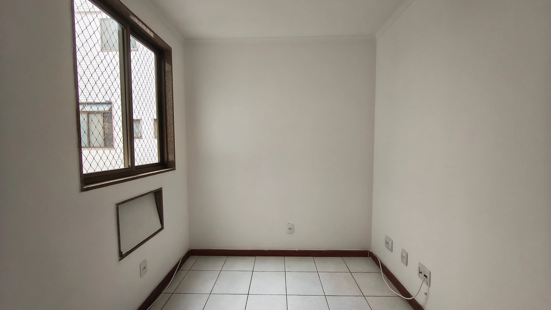 3-bedroom apartment in a building with a pool — photo 29
