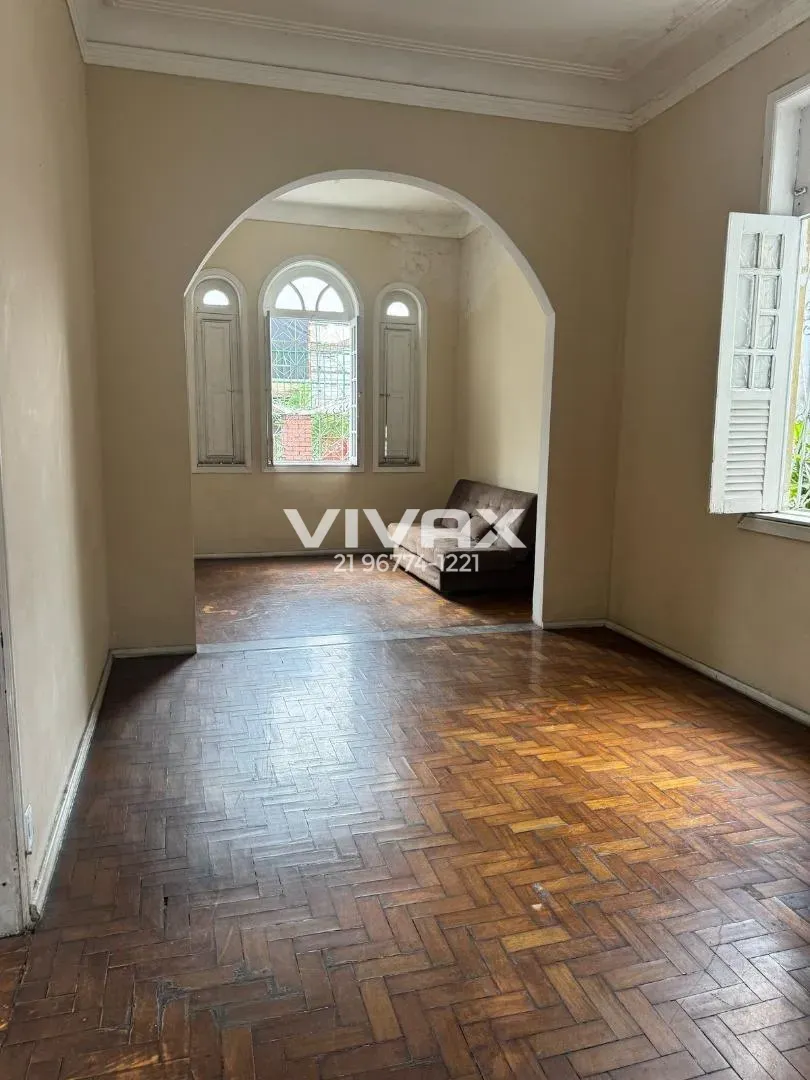 Garden in a 5-bedroom house, 415 m² — photo 6
