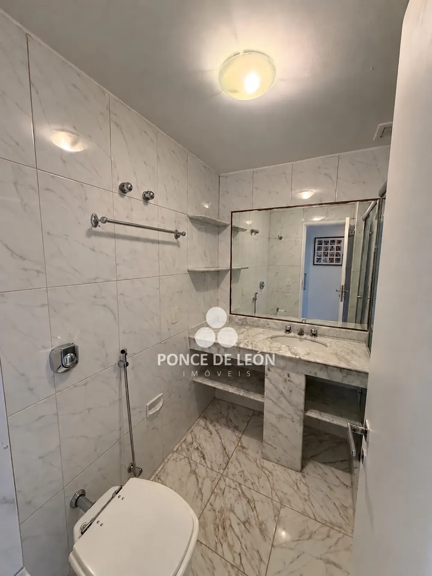 3-bedroom apartment in a building with a sauna — photo 11