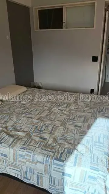 Studio mobiliado com bancada de cozinha compacta — photo 3