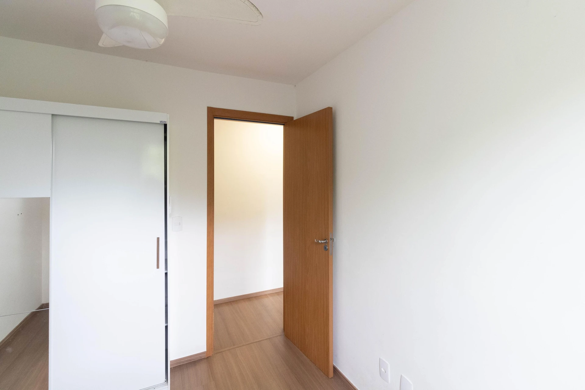 2-bedroom apartment in a building with a gym — photo 38