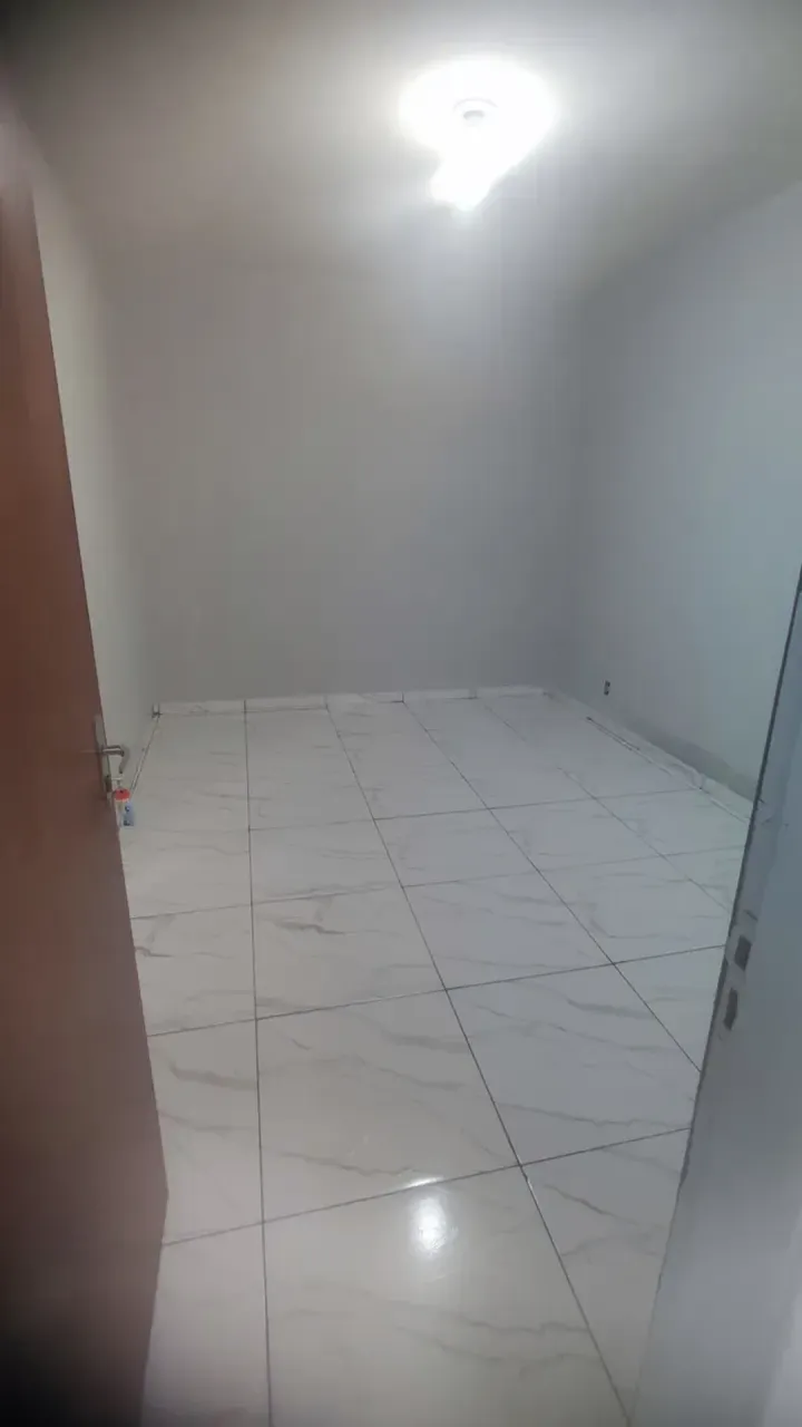Unfurnished studio with 1 bedroom and 1 bathroom