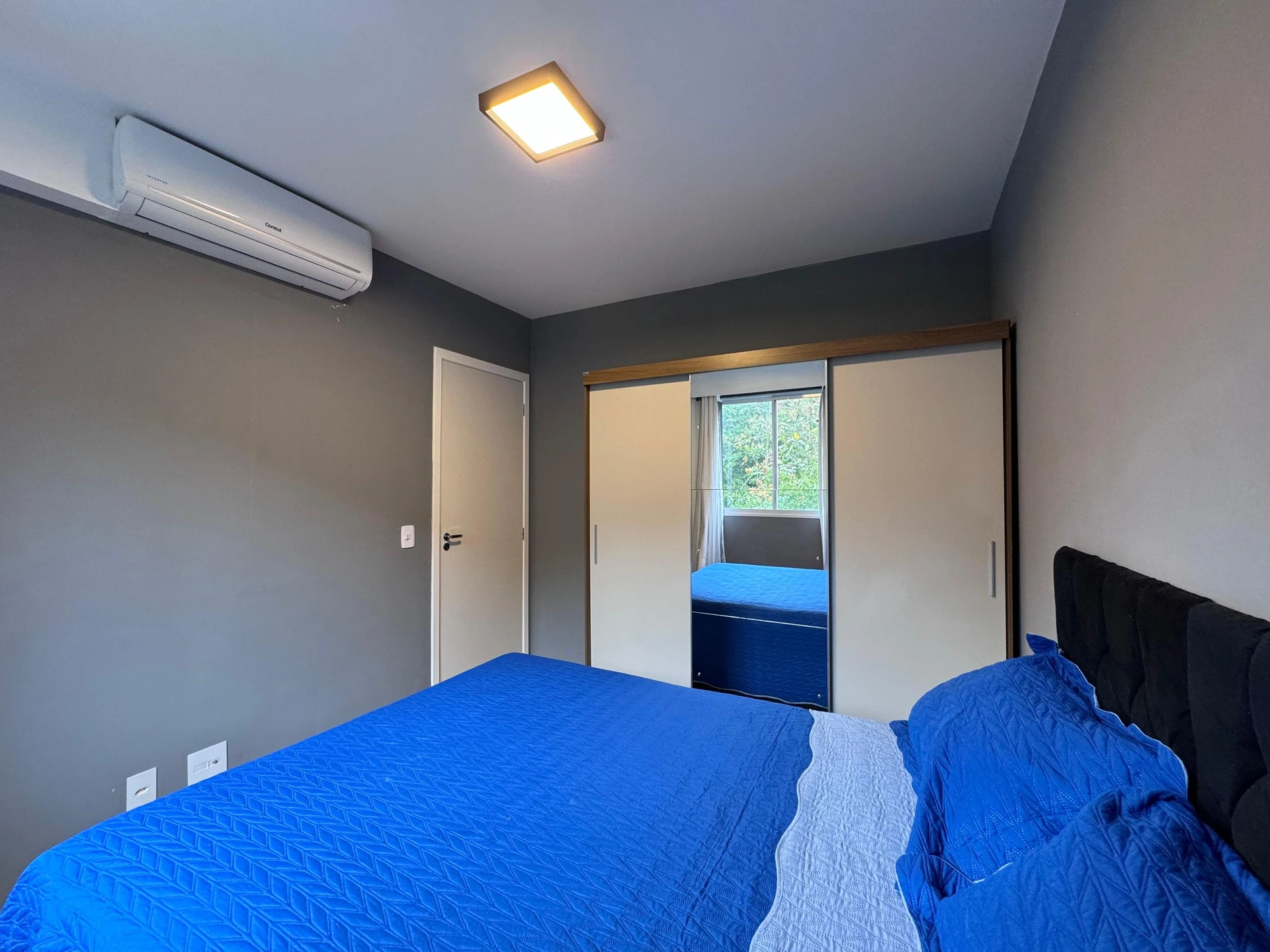 Furnished apartment with 2 bedrooms and a balcony — photo 21