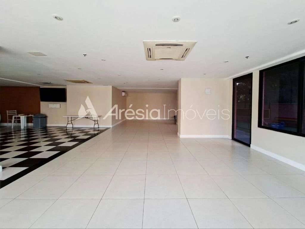 3-bedroom apartment with 140 m² and city-view windows — photo 21