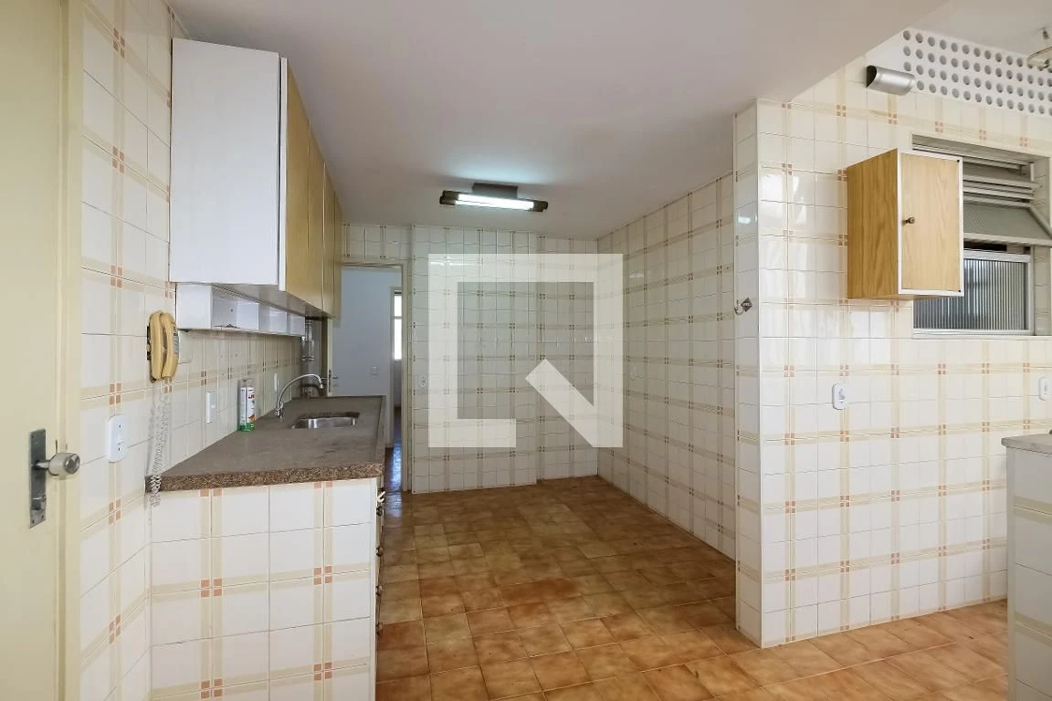 3-bedroom apartment with a mountain view in Rio de Janeiro — photo 43