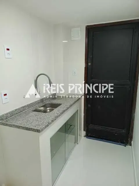 1-bedroom apartment with glass shower and electric shower — photo 3