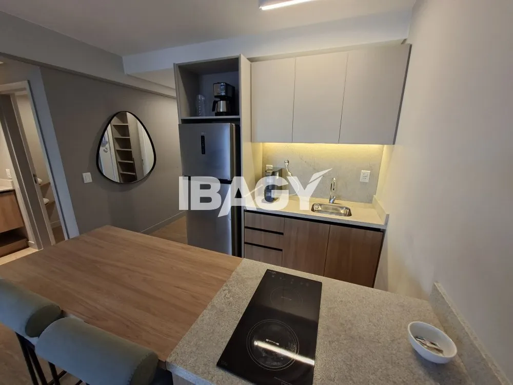 Studio with a glassed-in balcony and open-plan kitchen — photo 99