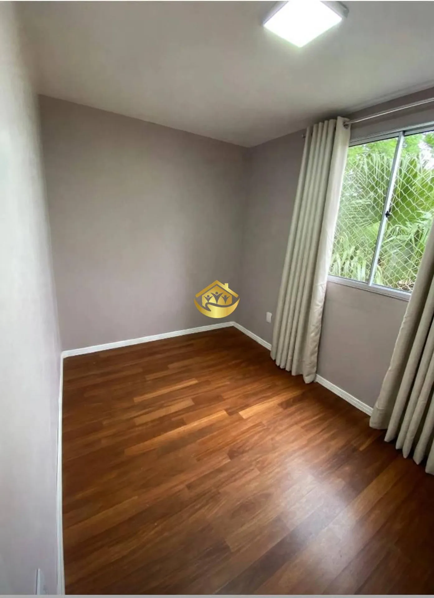 Wood or laminate floors in a 2-bedroom apartment, 46 m² — photo 10