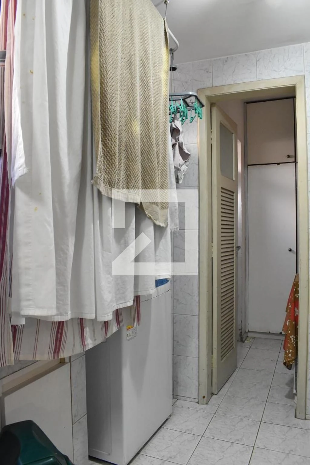 3-bedroom apartment with a bathtub in Curitiba — photo 36