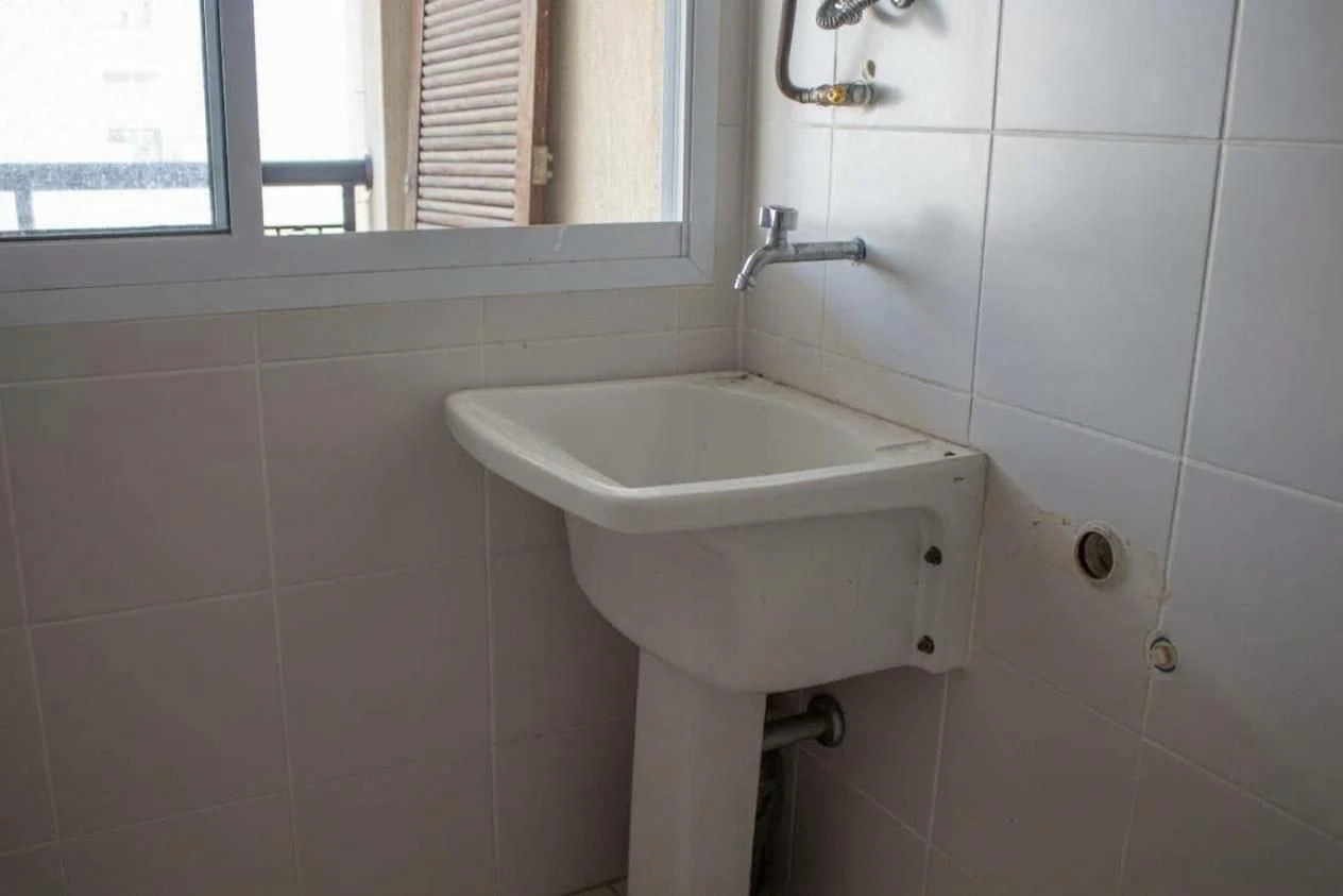 2-bedroom apartment with a glass-enclosed balcony — photo 29