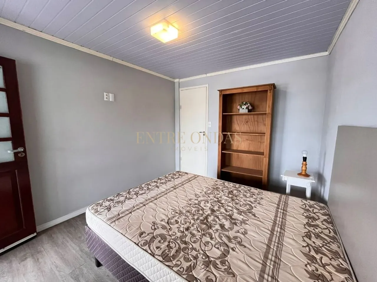 2-bedroom house with a water view in Florianópolis — photo 13
