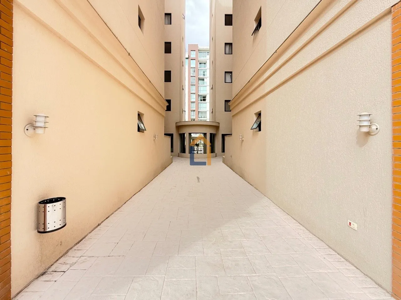 3-bedroom apartment with a washing machine in Curitiba — photo 29