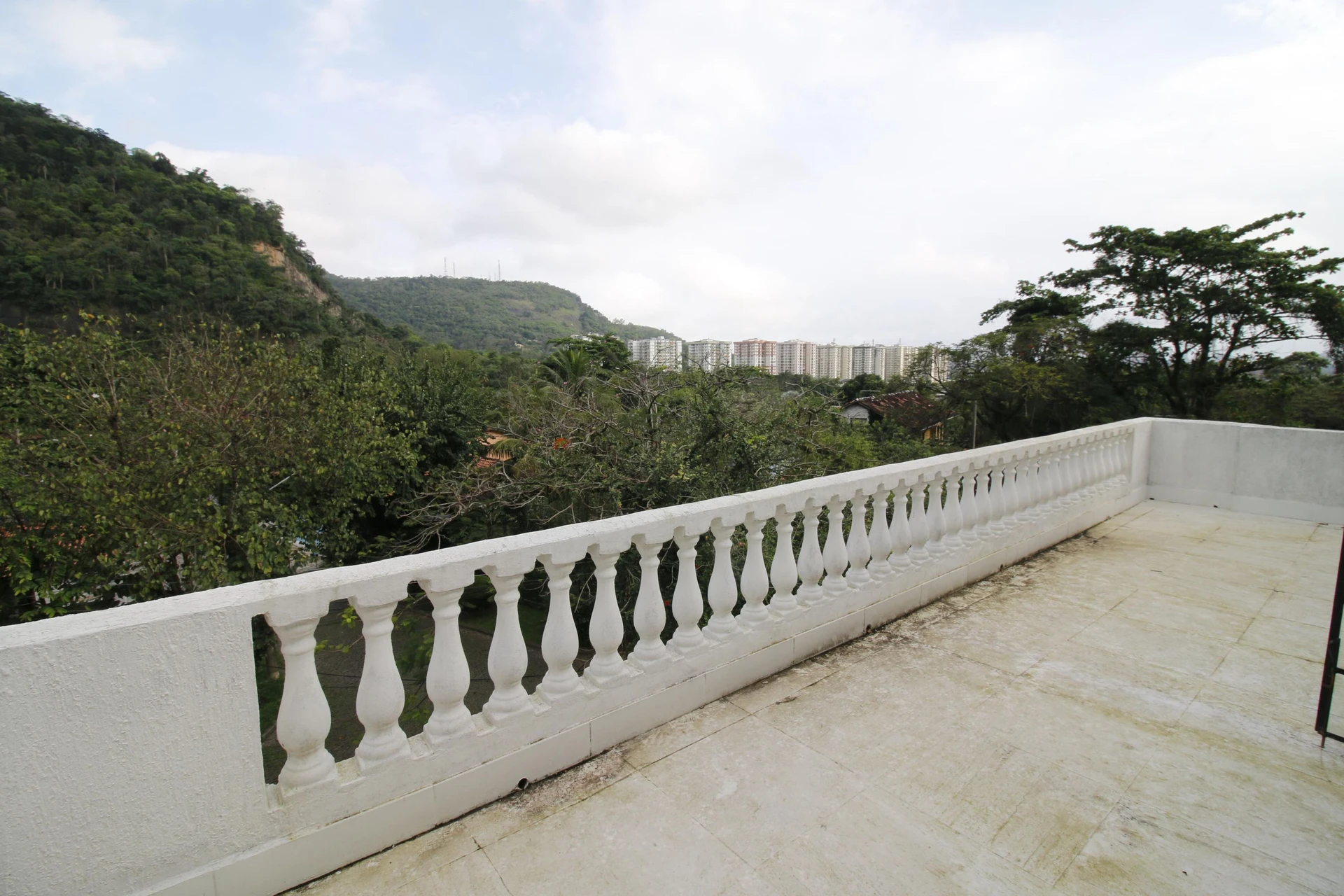 Mountain view in a 3-bedroom house, 460 m² — photo 32