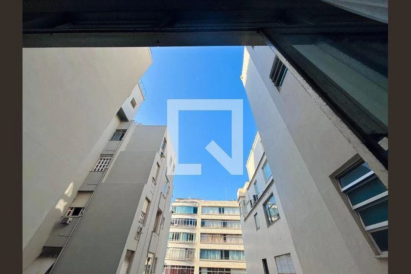 Furnished apartment with 3 bedrooms and 200 m² — photo 38