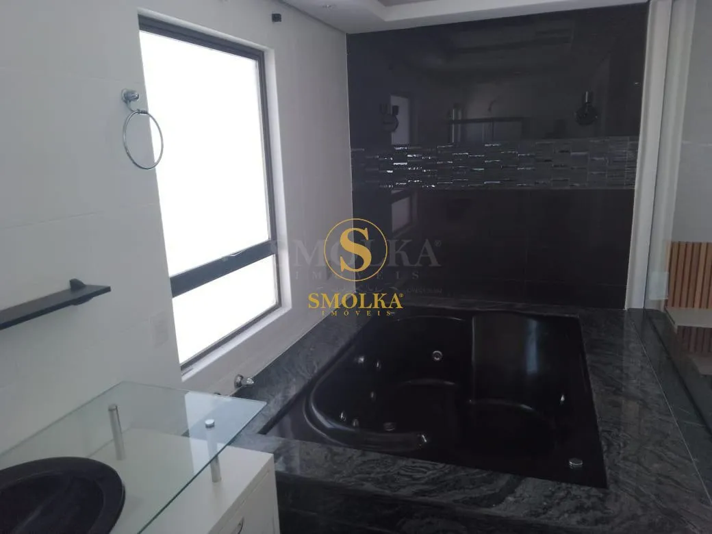 3-bedroom apartment with a water view in Florianópolis — photo 34