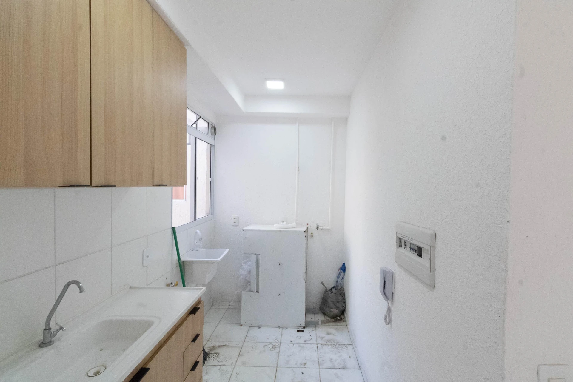 Unfurnished rental apartment with 2 bedrooms and 1 parking spot — photo 17