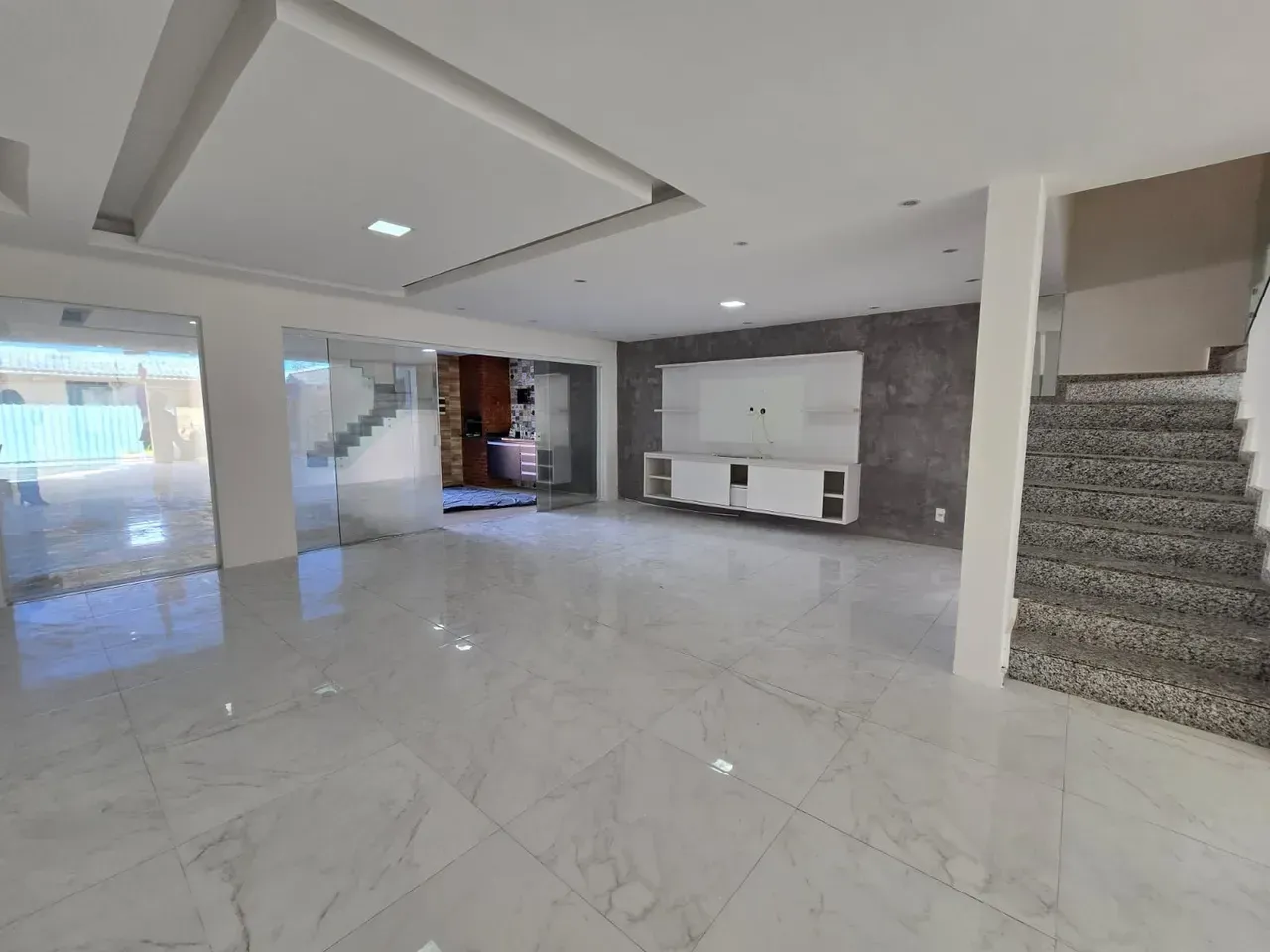 Casa para aluguel 330 m² com 4 quartos e cozinha americana — photo 2